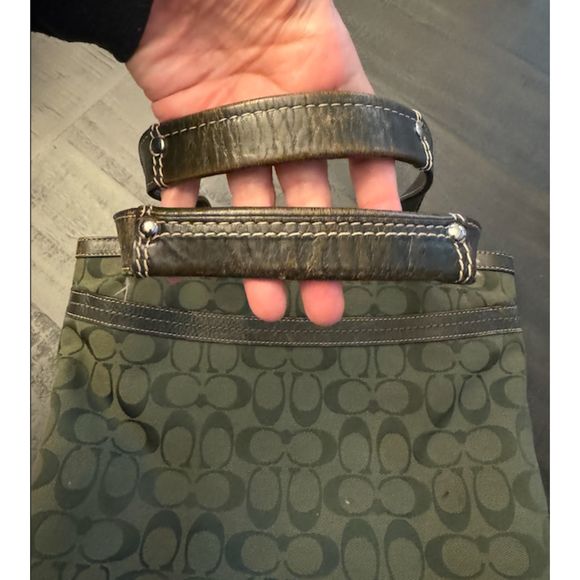 Coach F14693 Green Penelope Signature Tote - Picture 4 of 12